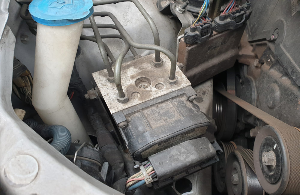 Toyota Corolla T Spirit D4D ABS pump